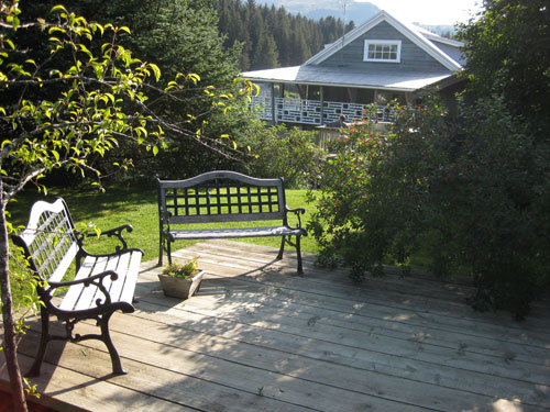 Rental Cabin Park Benches